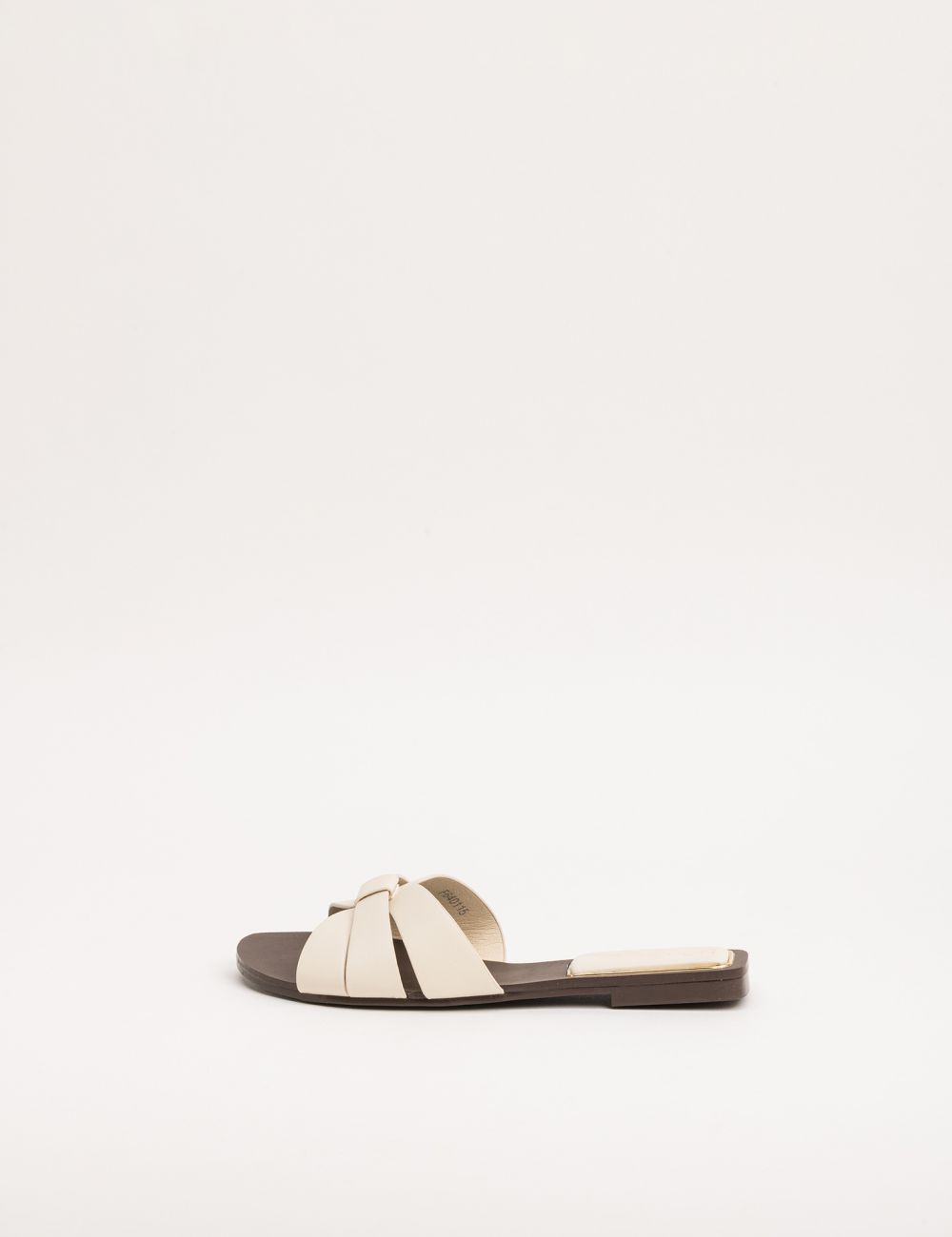 סנדלים שטוחים