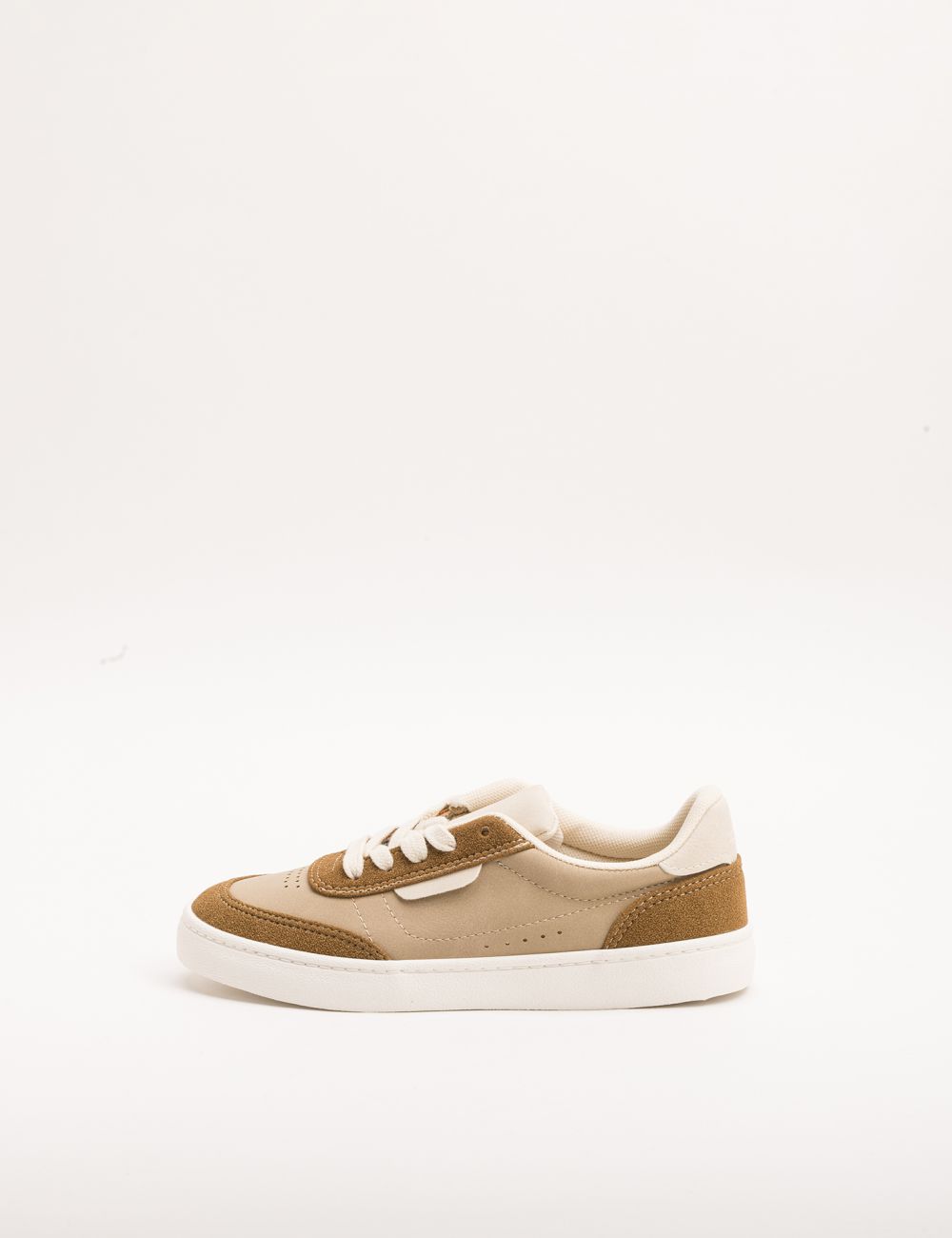 סניקרס משולבות