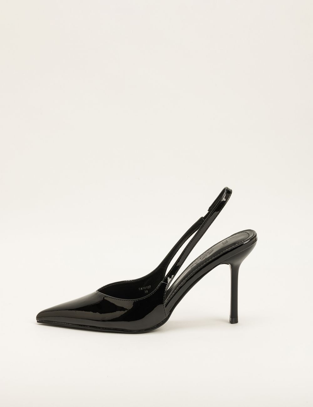 נעלי עקב מבריקות