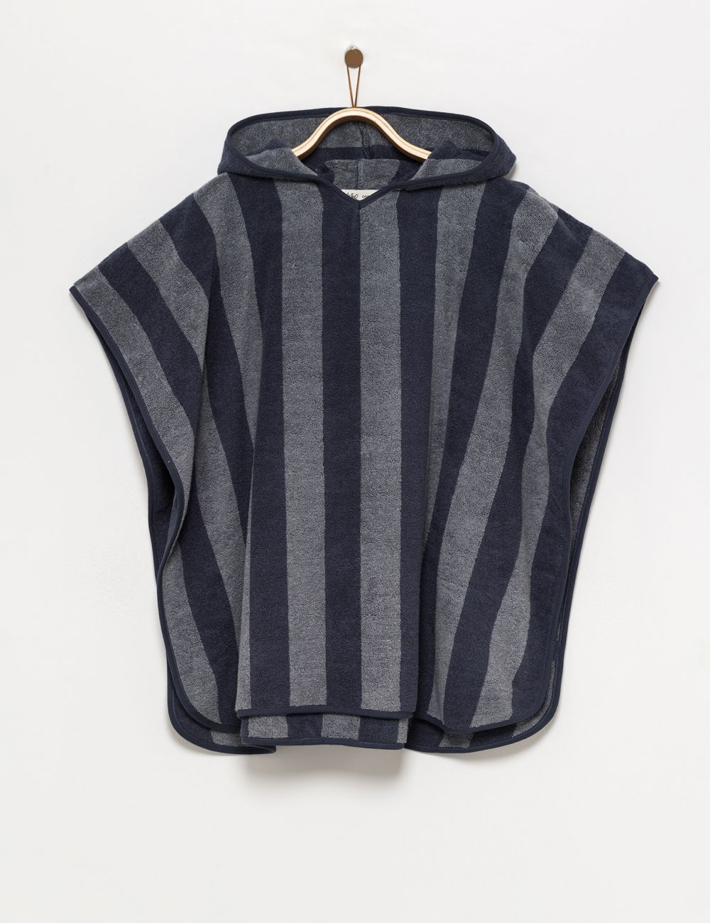 פונצ׳ו מגבת