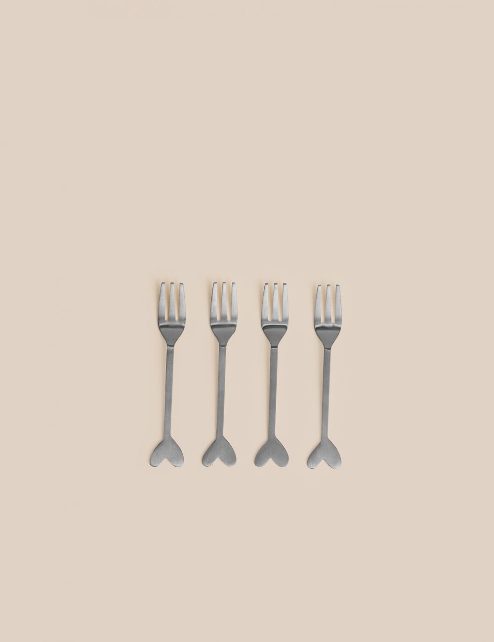 סט 4 מזגלות לעוגה מוכספות לב