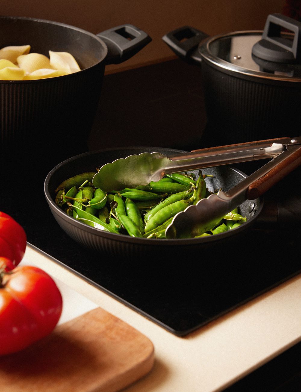 סט 2 מחבתות יציקה 24-20CM