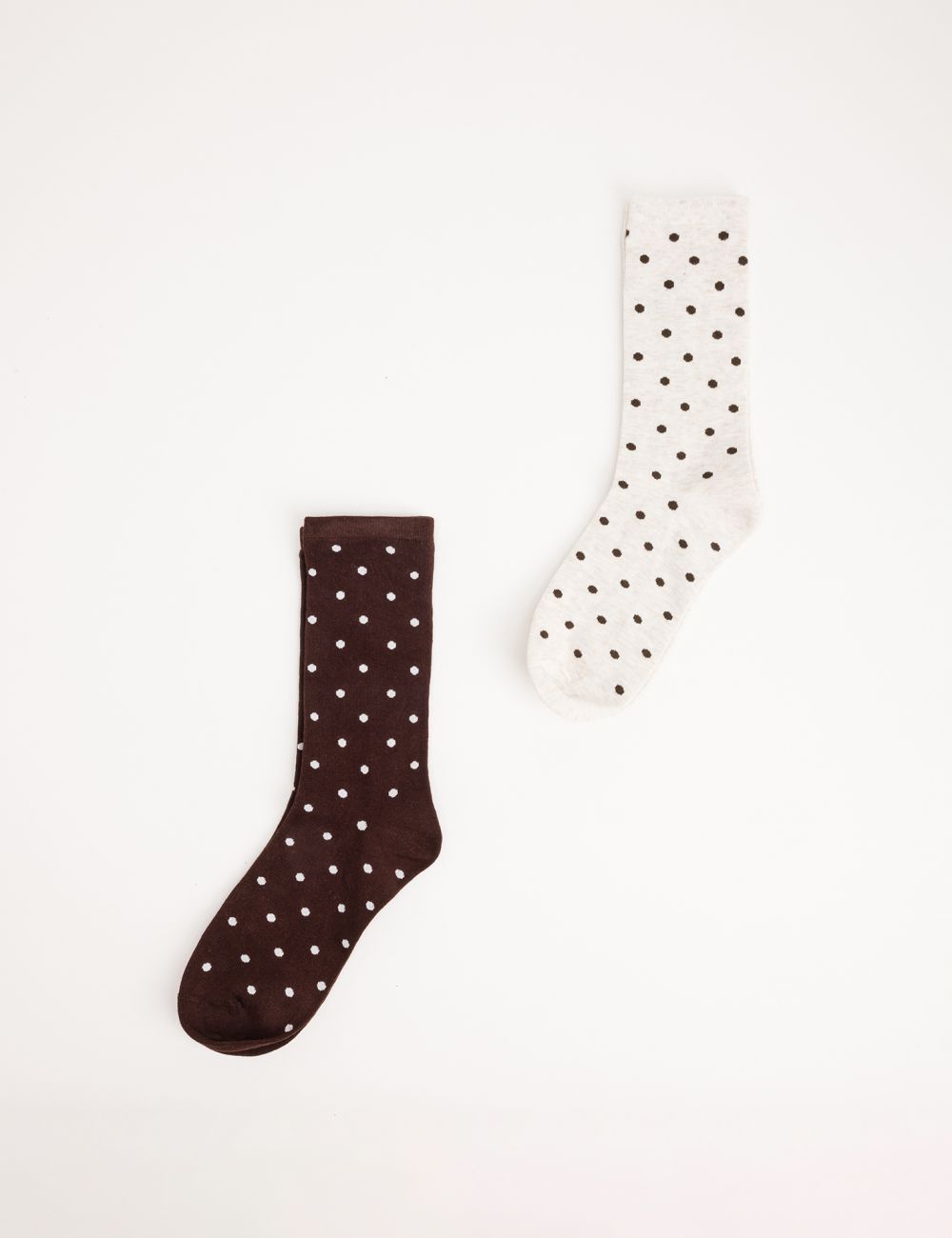 גרבי נשים מנוקדות